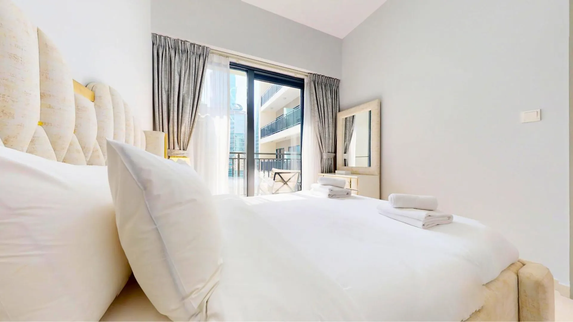 Trps - Zada Tower, Business Bay - 1Br Retreat With Panoramic City View Dubai